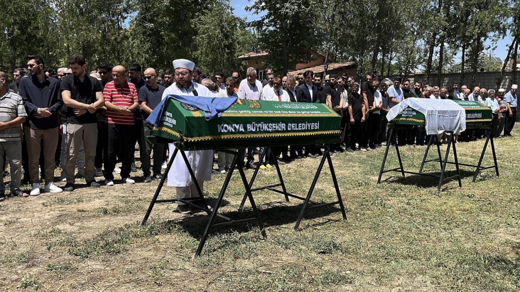 Konya'da taksinin çarptığı anne ve kızına hüzün dolu veda! 1